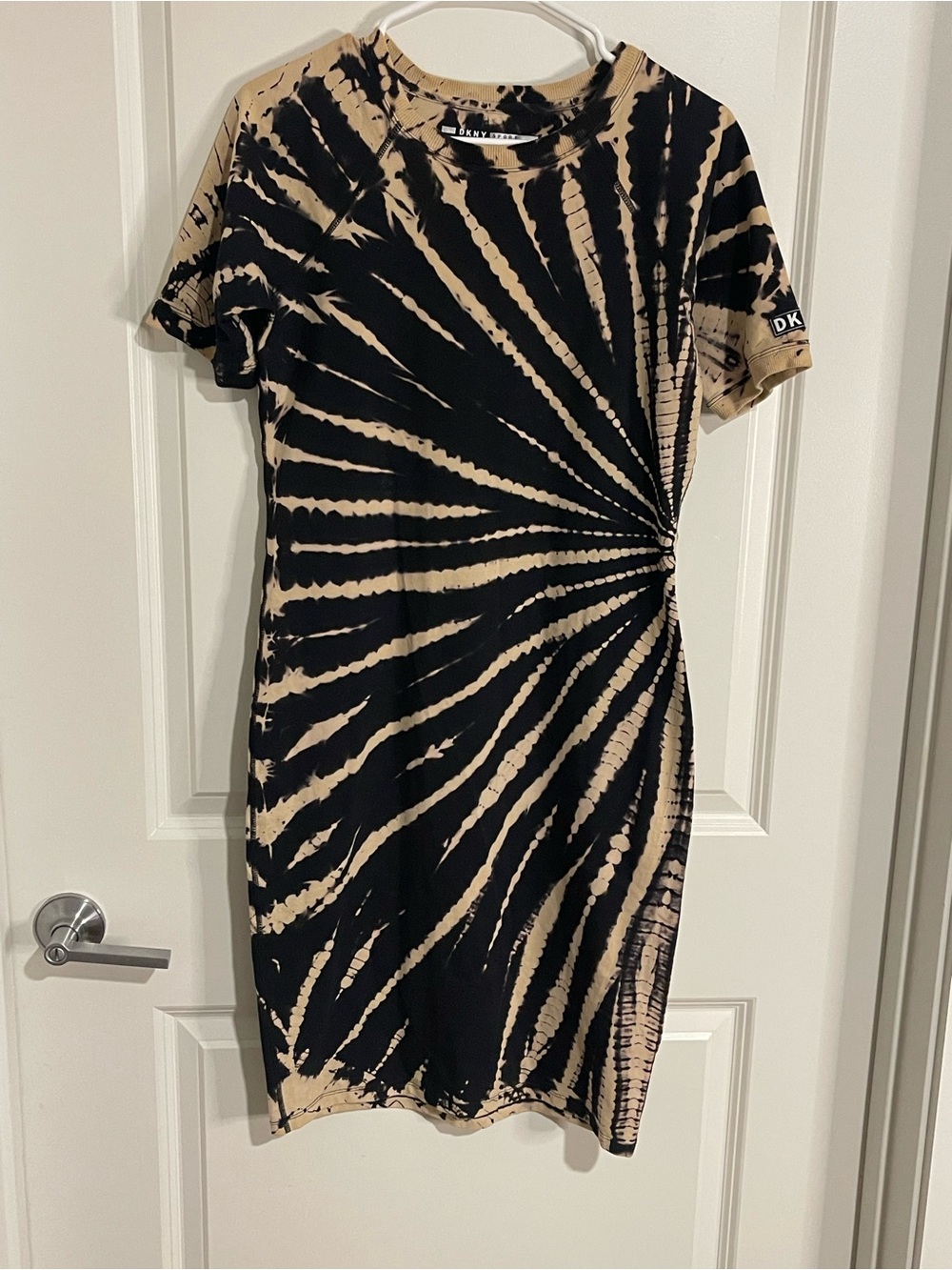 DKNY Black and Tan Spiral Tie-Dye Short Sleeve Dress